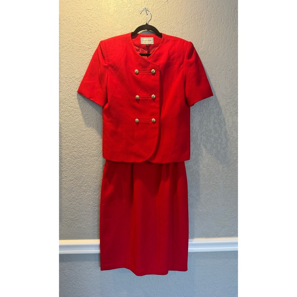 SuitsMe Vintage Red Skirt Suit Set Short Sleeve Gold Button‎ Blazer Size 8 USA